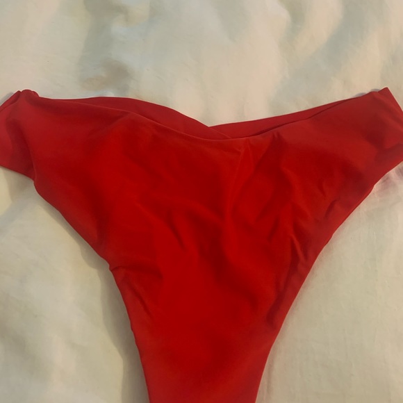 NWT Cute 2 piece cheeky swimsuit - Picture 3 of 3